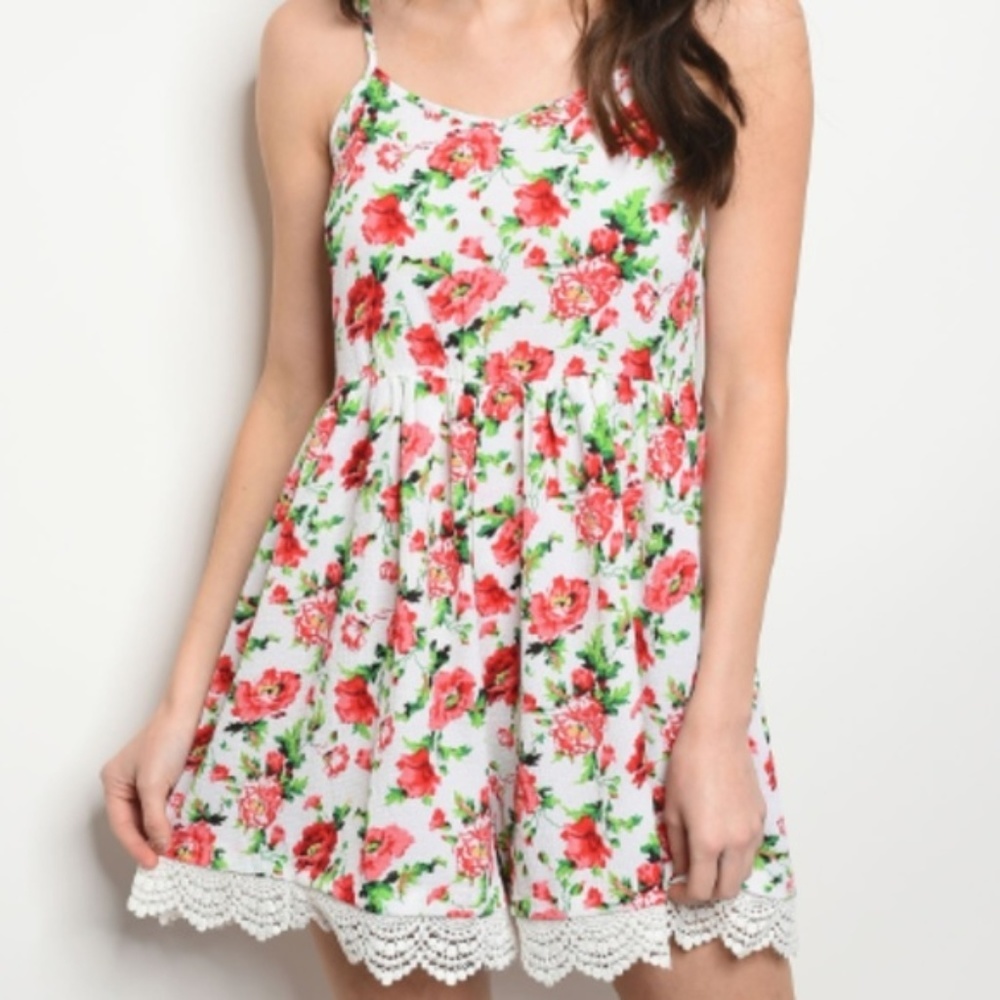 NWT Textured Lace Hem Floral Spring Romper